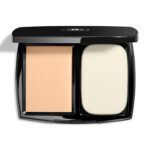 Chanel Le Teint Ultra 22 Beige Rose for Women Ultrawear Flawless Compact Foundation Lumspf15 Refill 13G